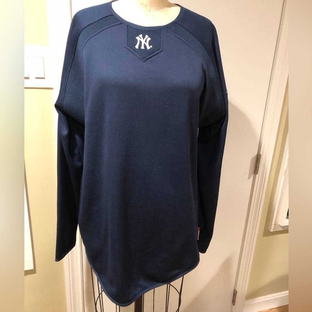 Majestic World Series 2009 Champion NY fleece shirt size M